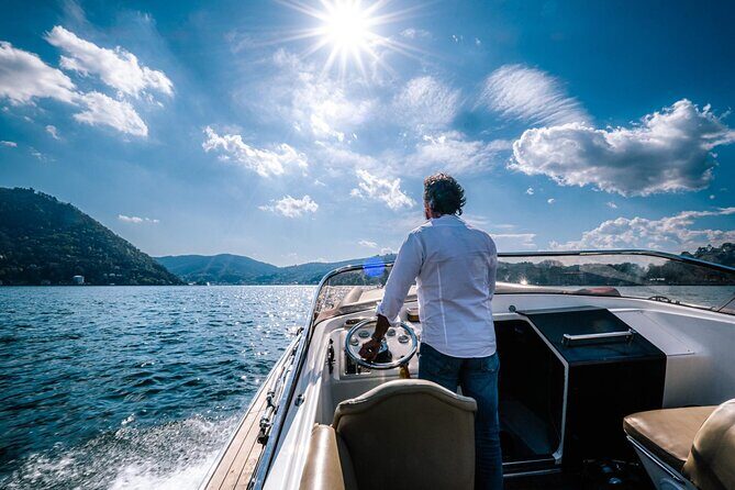 1 Hour Private and Guided Cruise on Lake Como by motorboat - Villa Olmo and Centro Volta: neoclassical calm along the lakefront