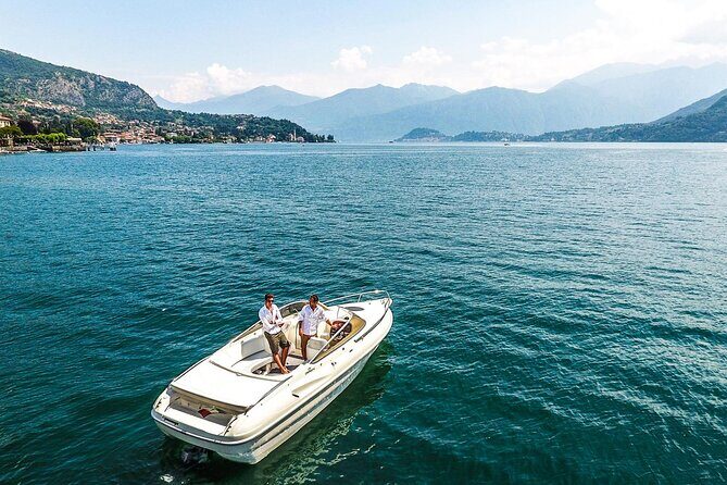 2 Hours Private Guided Boat Tour on Lake Como - Sereno and Mandarin: the luxury hotel view on the way back