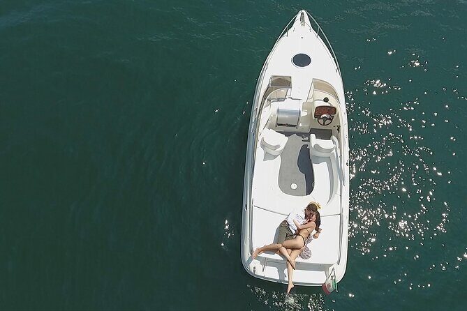 2 Hours Private Guided Boat Tour on Lake Como - First basin villas: the showpieces you’ll see from the water