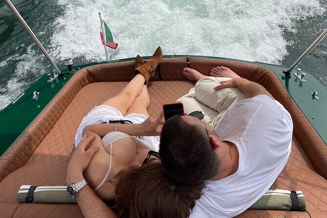 Boat tour on Lake Como - Como Dock Logistics: Getting On Board Without Stress