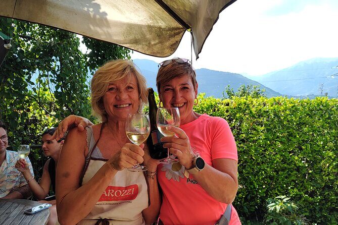 Walking Tour in Lake Como with Lierna Cooking Class - Reaching Anna’s house: the lake-view shift from hike to kitchen